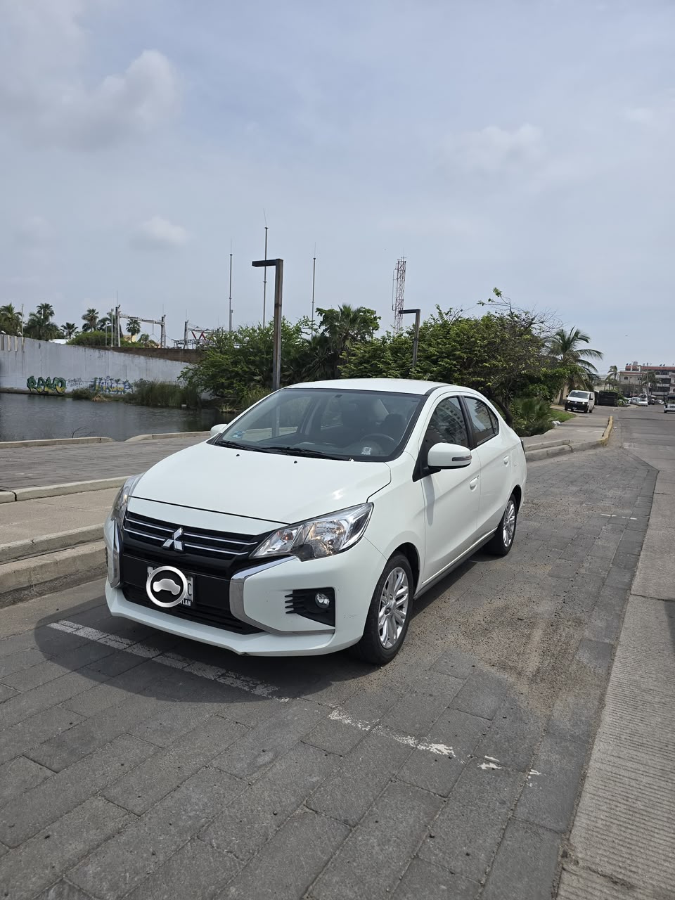 Mitsubishi Mirage G4 GLS