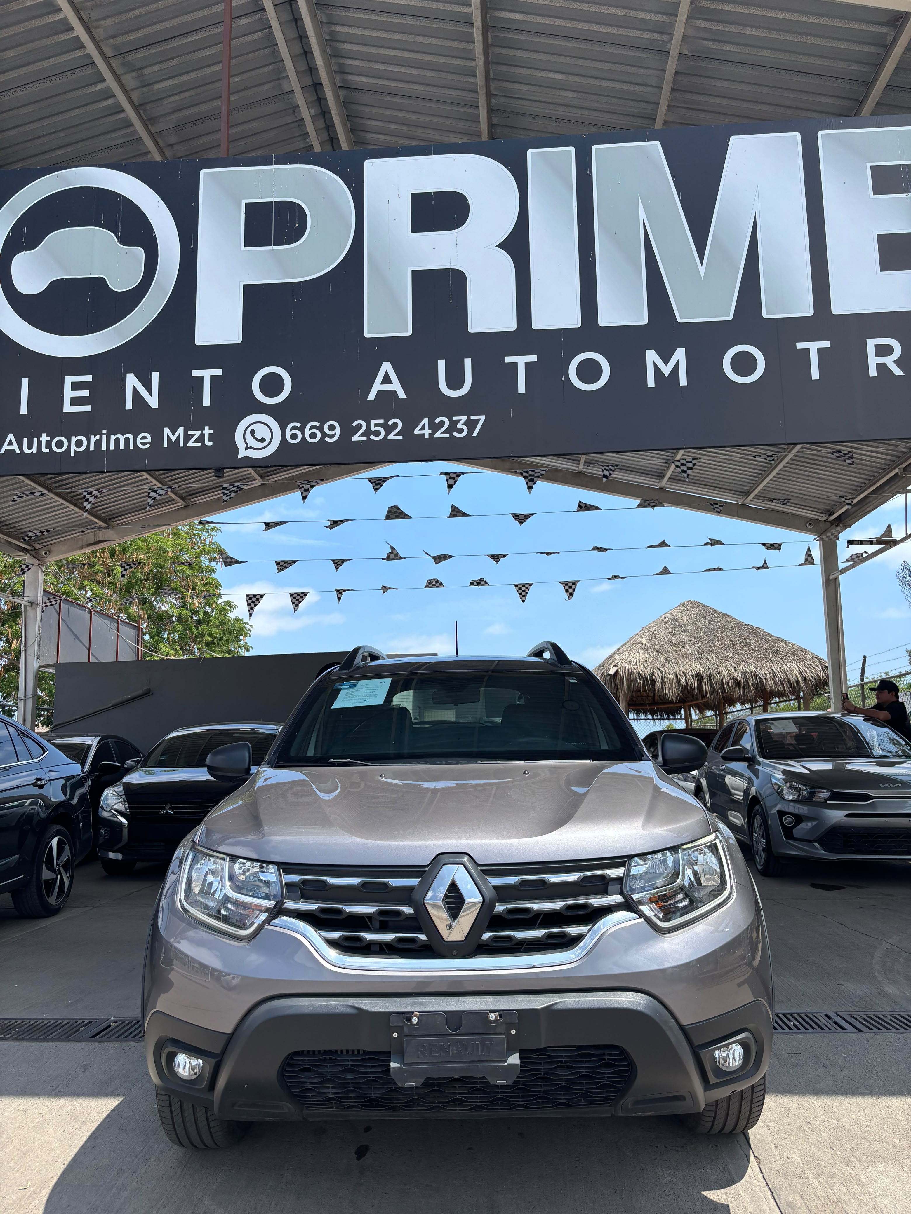 Renault DUSTER ICONIC 2024 — imagen 2