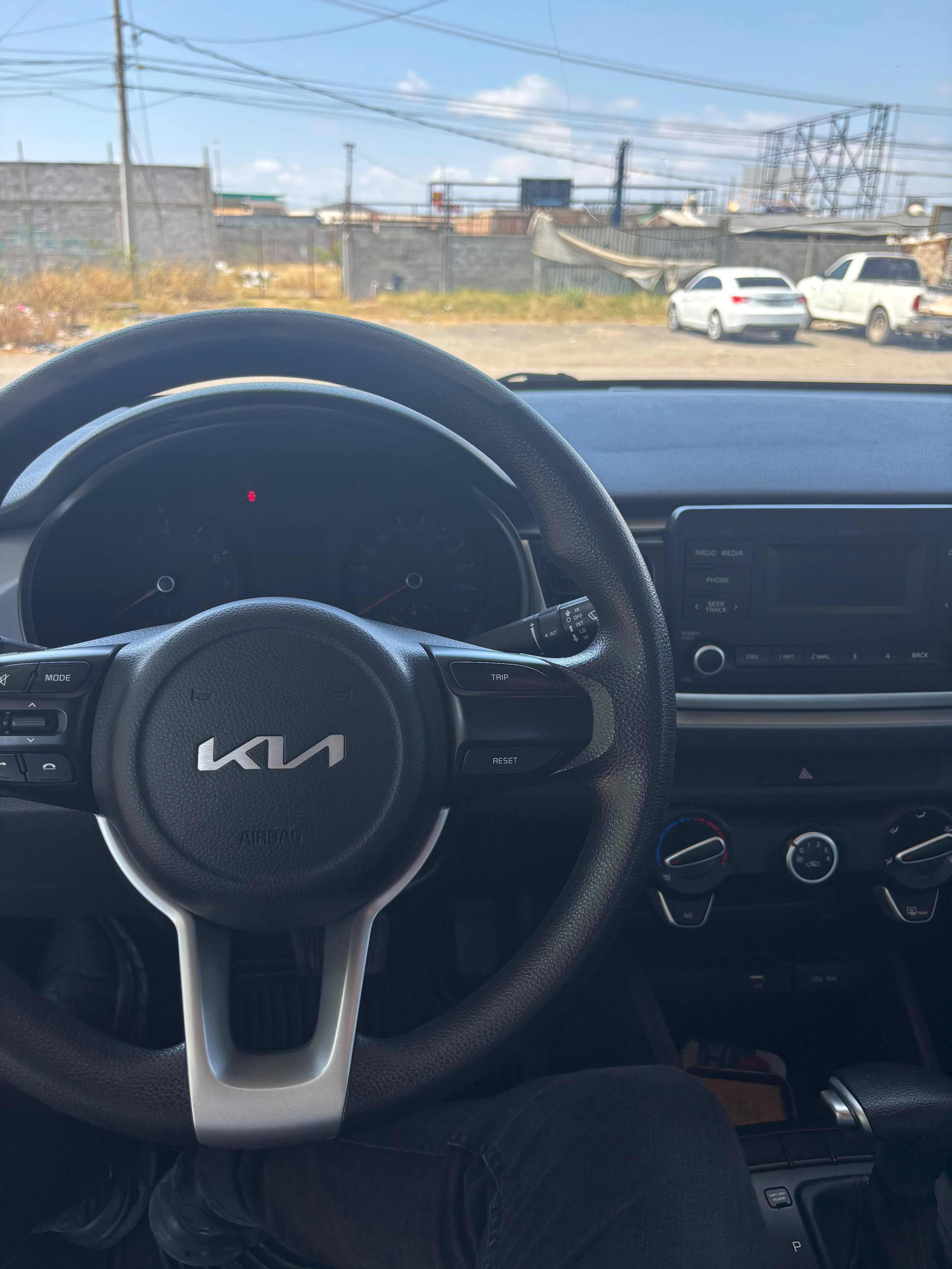 Kia RIO L 2022 — imagen 10