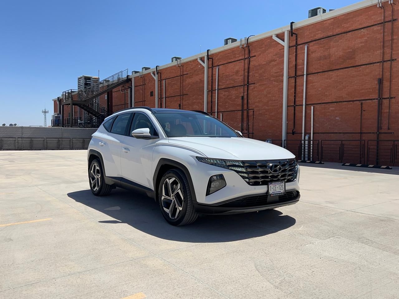 Hyundai TUCSON LIMITED TECH 2023