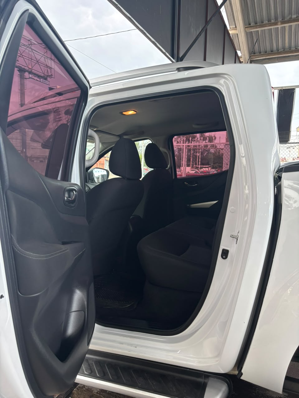 Nissan FRONTIER LE 2022 — imagen 7