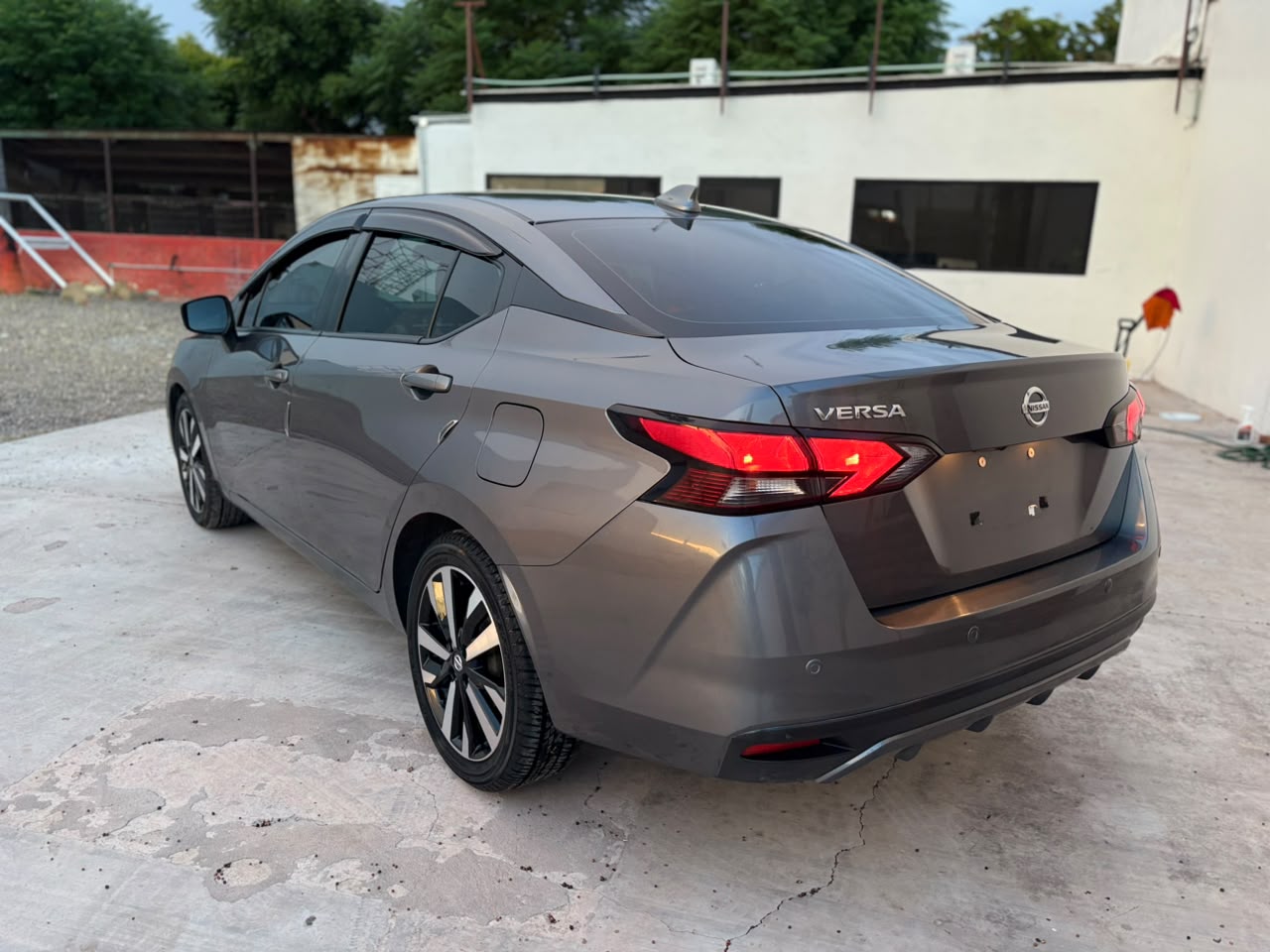 Nissan VERSA EXCLUSIVE 2022