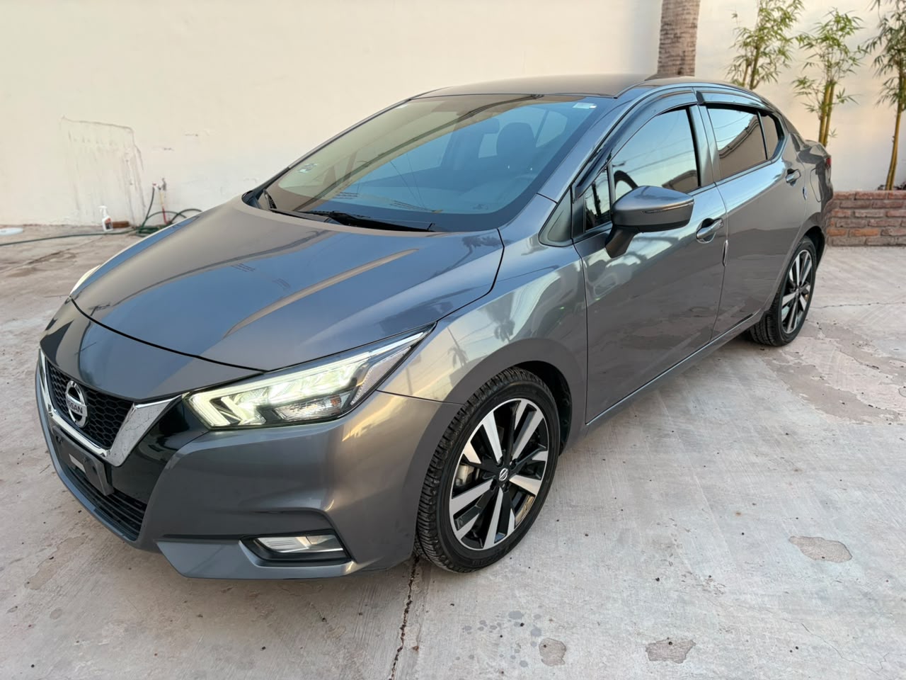 Nissan VERSA EXCLUSIVE